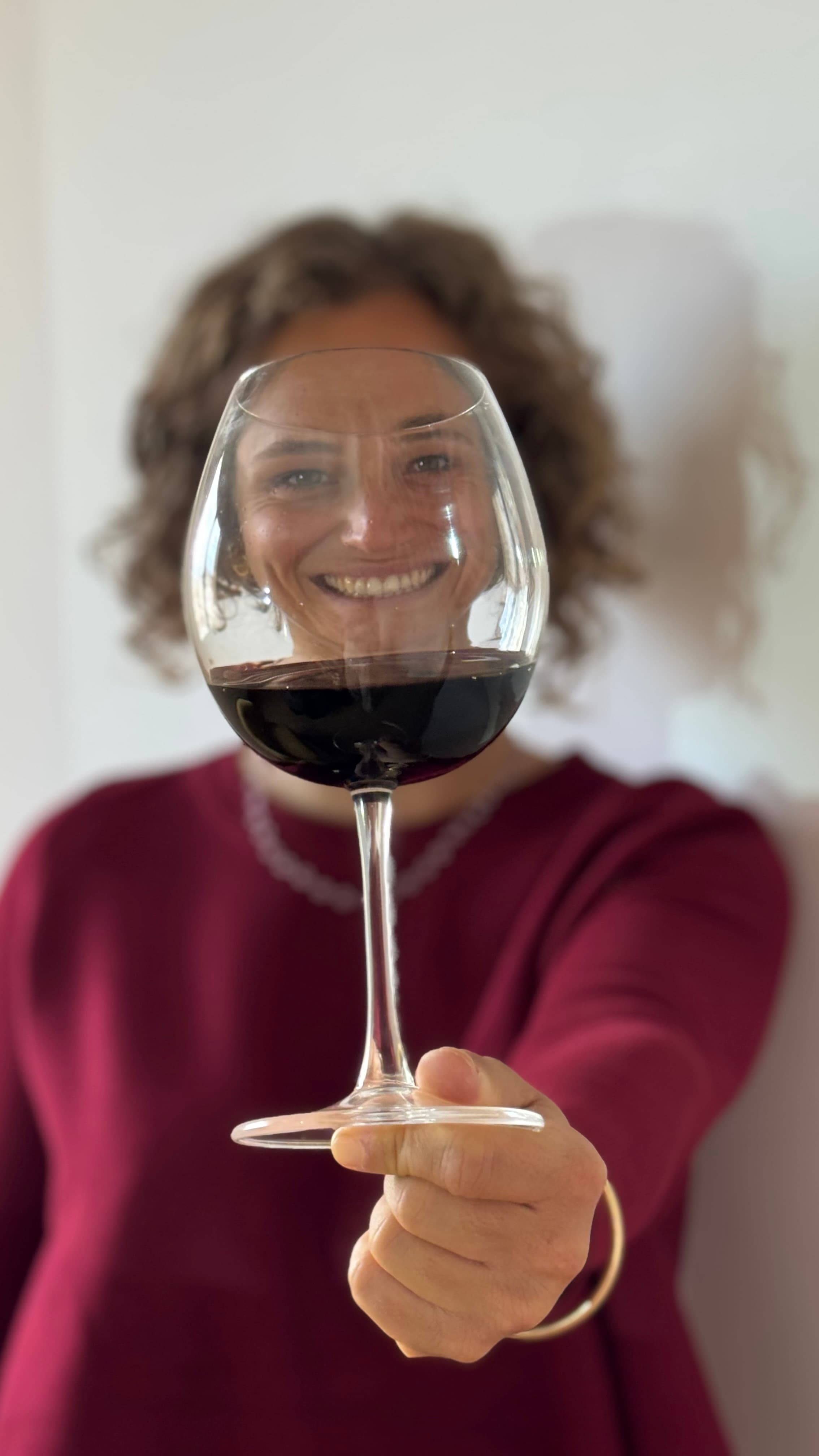Léa, fondatrice de Klink, lève son verre